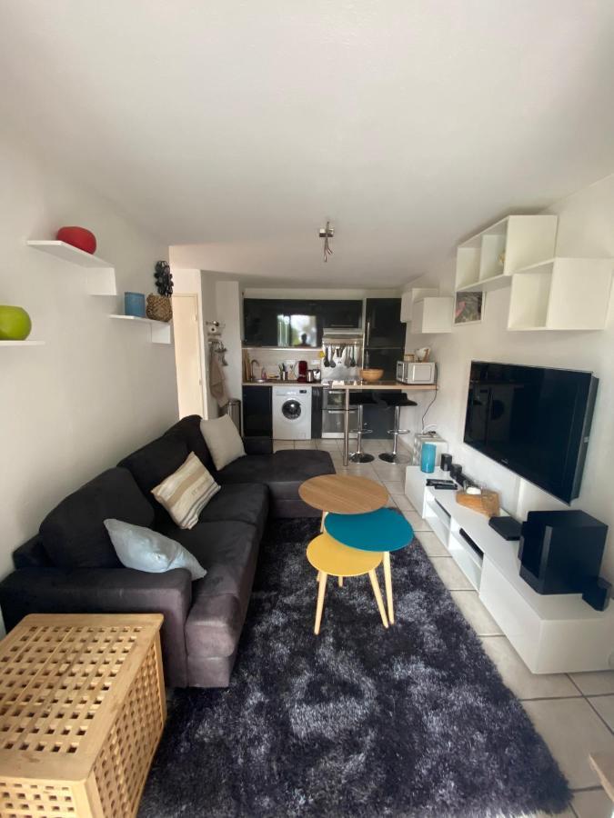 Logement Entier T2 Climatise, Parking Gratuit, Jardin, Plage A 2Min A Pied Sanary-sur-Mer Exterior photo